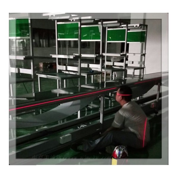 客戶(hù)現場(chǎng)安裝調試——鋁型材皮帶線(xiàn)工作臺