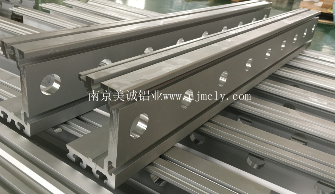 長(cháng)安汽車(chē)軌道流水線(xiàn)型材01