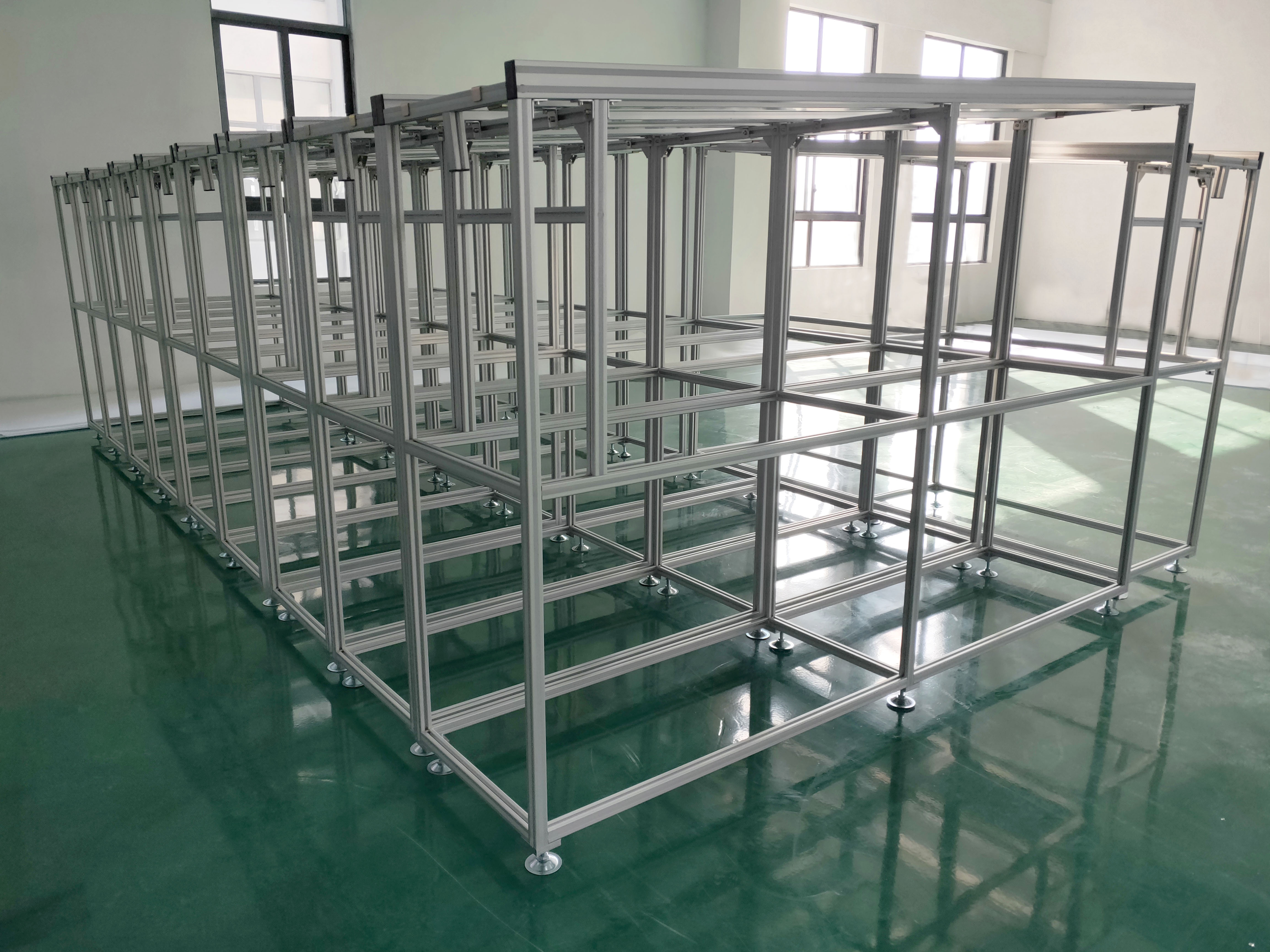 鋁型材貨架和其他材質(zhì)組裝上的區別